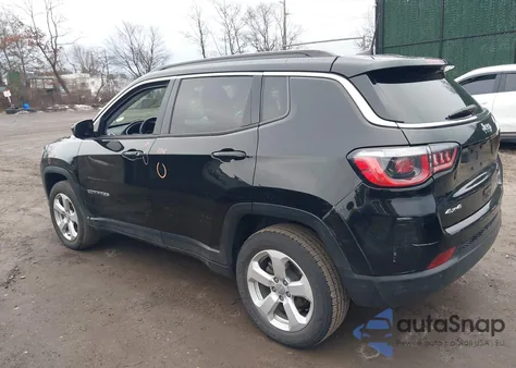 2019 Jeep Compass Latitude 4X4 from USA, damaged, VIN 3C4NJDBB1KT847690